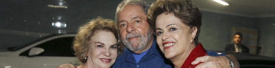 Lula com Marisa Letícia e Dilma: triplex do presidente é alvo de investigação. | Presidência
/Divulgação