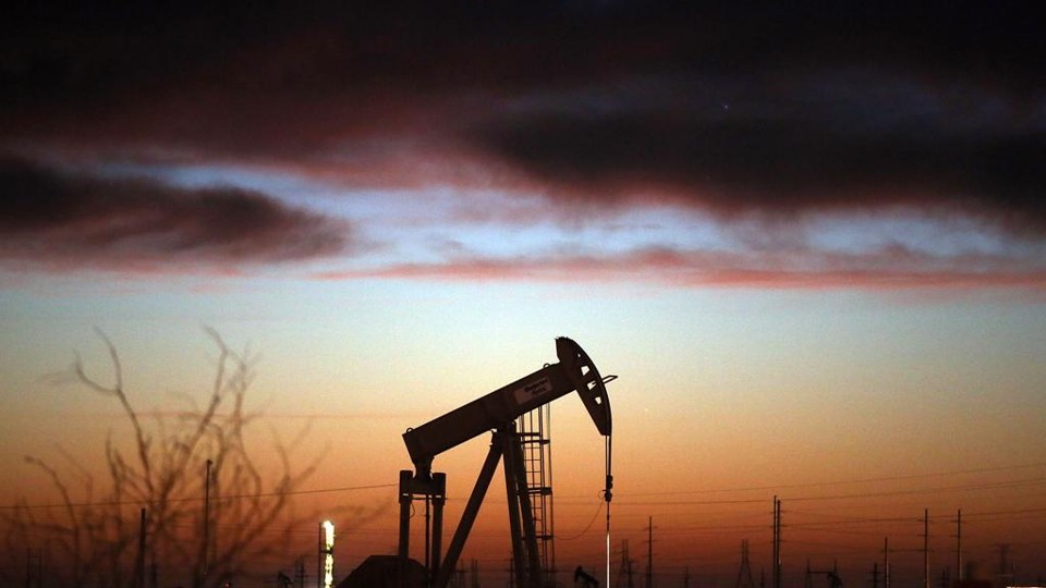 Bomba de óleo nos Estados Unidos: O petróleo WTI, comercializado no mercado americano, valia US$ 26,55 nesta quarta (20), se desvalorizando em 6,71%. | SPENCER PLATT/AFP