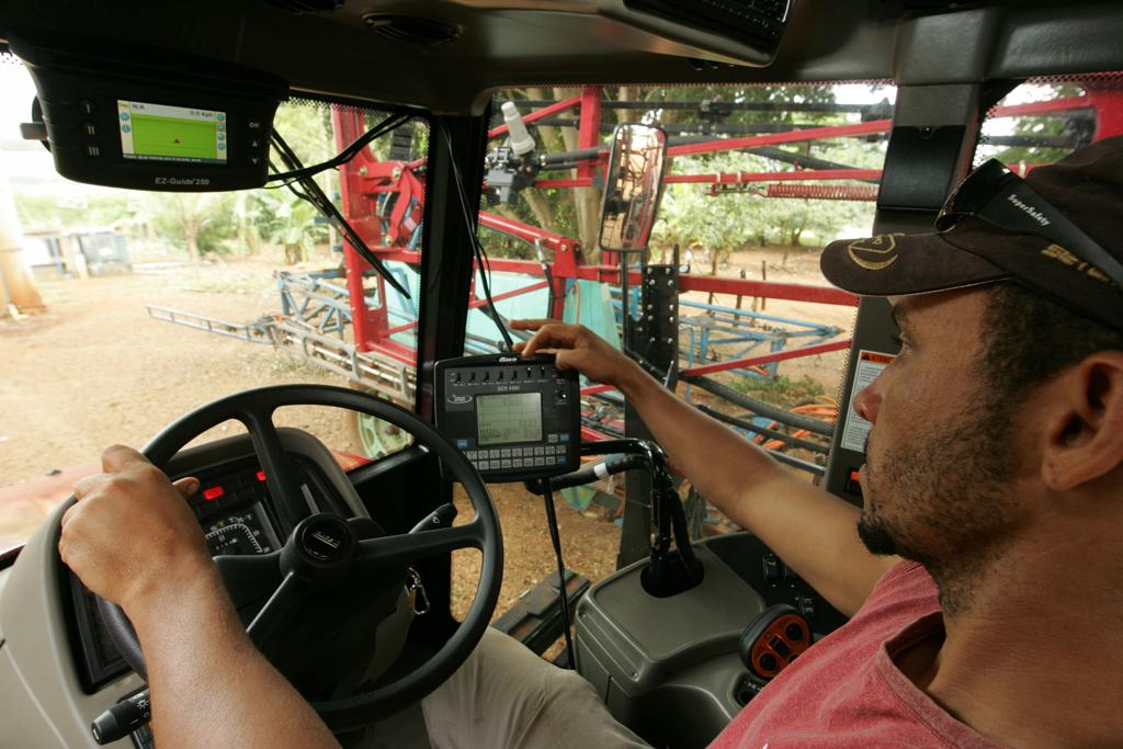 Área atendida por tratores e colheitadeiras que usam mapas passa de 5 milhões de hectares no Brasil. | Hugo Harada/Gazeta do Povo