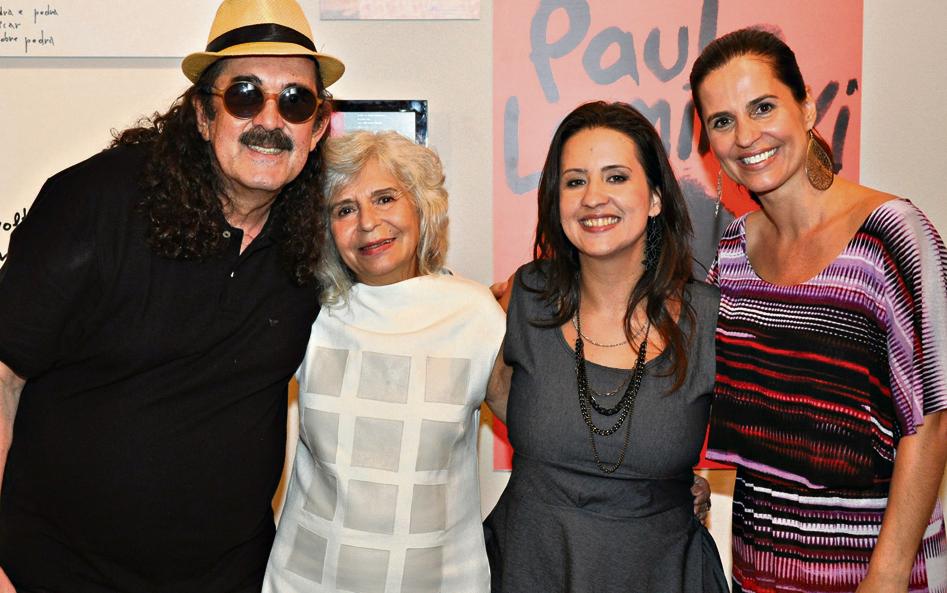 Moraes Moreira, Alice Ruiz e as irmãs Estrela e Aurea Leminski comemoraram, no último sábado, a abertura da exposição itinerante Múltiplo Leminski no espaço Caixa Cultural, no Rio de Janeiro. | Jonas Ramos