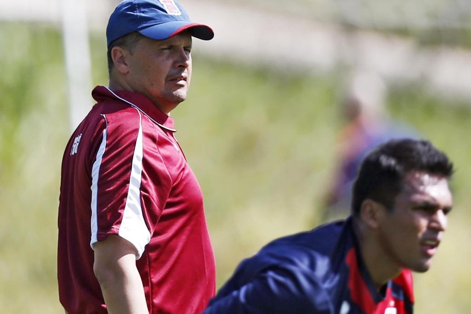 Técnico do Paraná, Claudinei Oliveira diz que a tabela do Tricolor é mais desgastante na primeira fase do que a dos rivais. | Albari Rosa/Gazeta do Povo