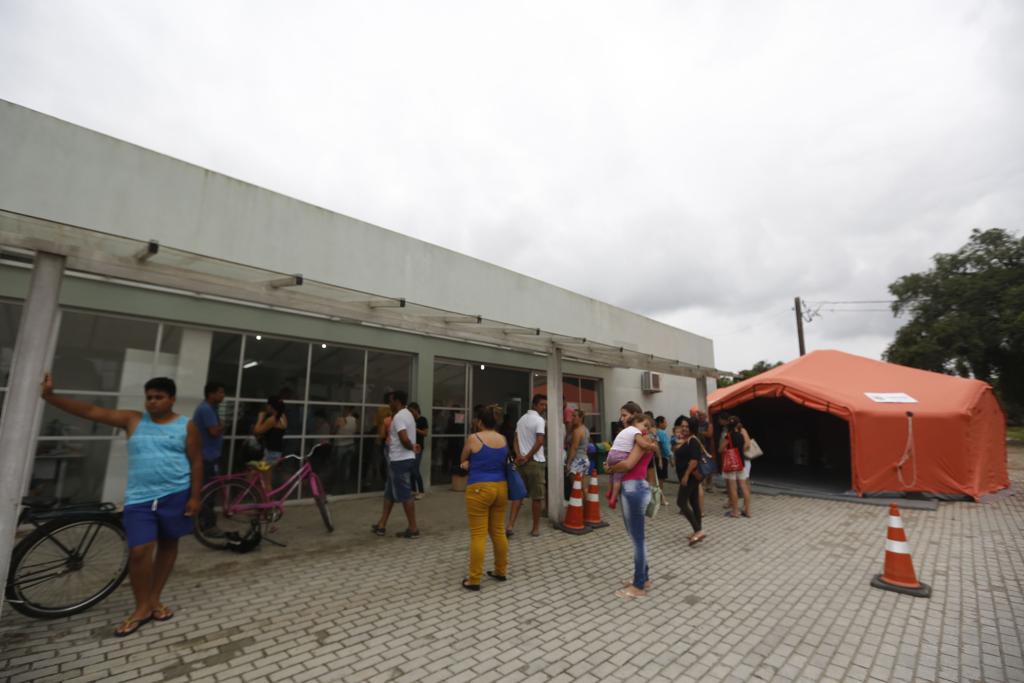 Hospitais da cidade do Litoral estão cheios por causa da epidemia de dengue | Felipe Rosa/Tribuna do Paraná