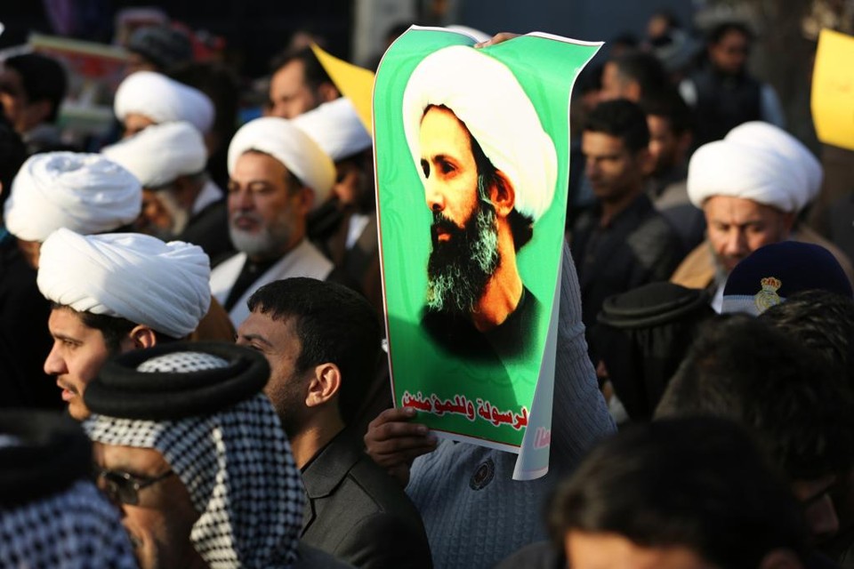 Xiitas iraquianos saíram às ruas para protestar contra morte de líder religioso Nimr al-Nimr , executado na Arábia Saudita | AHMAD AL-RUBAYE/AFP