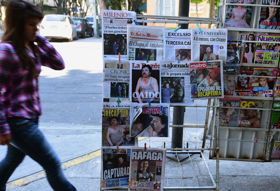 Neste sábado (9), jornais da Cidade do México estamparam a imagem do narcotraficante. | ALFREDO ESTRELLA/AFP