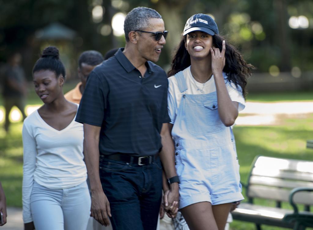 Obama passeia com a filha em zoológico no Havaí: fim das férias. | Brendan Smialowski/AFP