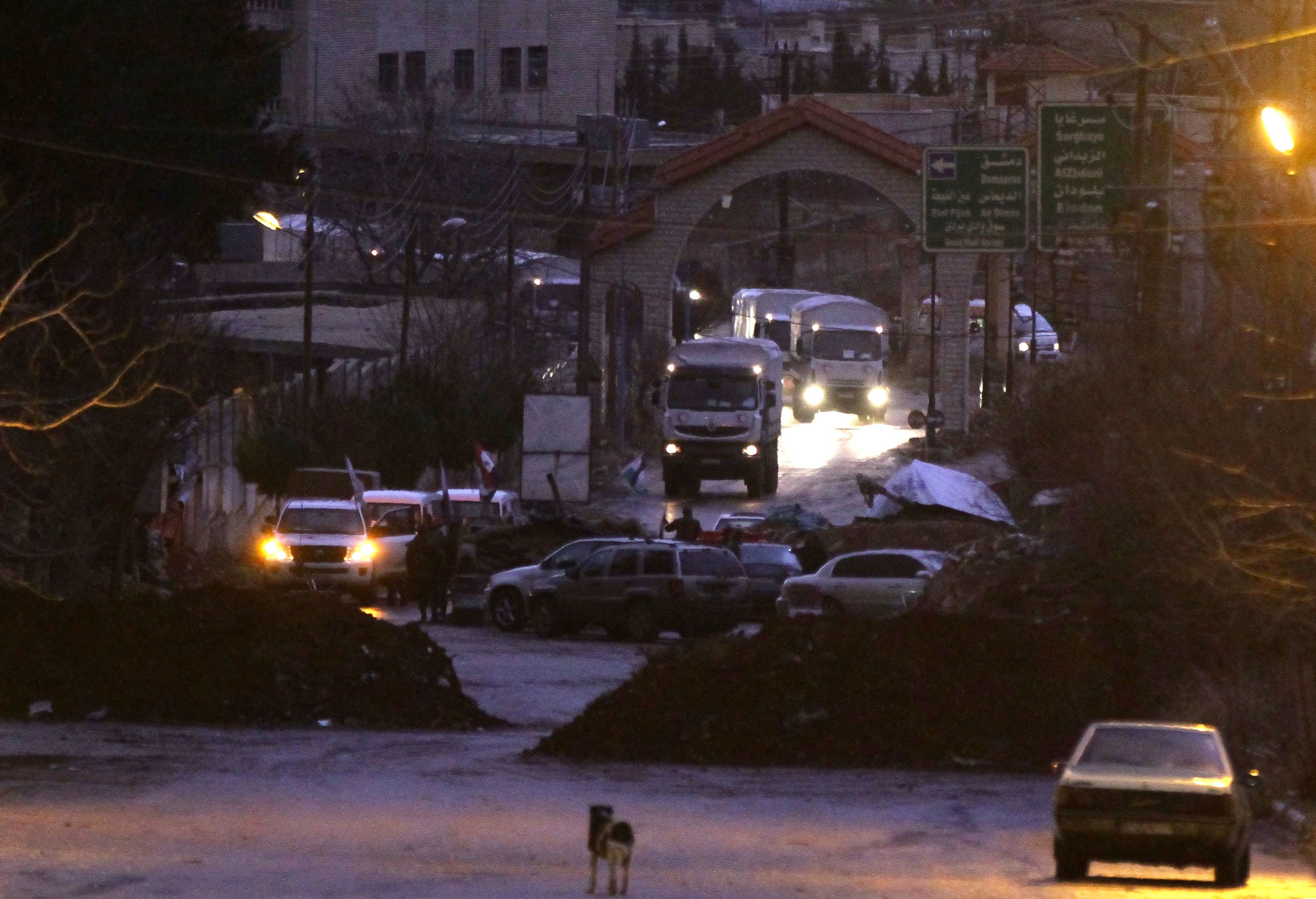 Comboi com ajuda humanitária chegou nesta semana a Madaya, no Norte da Síria, mas os efeitos da desnutrição na população é muito avançado. | LOUAI BESHARA/AFP