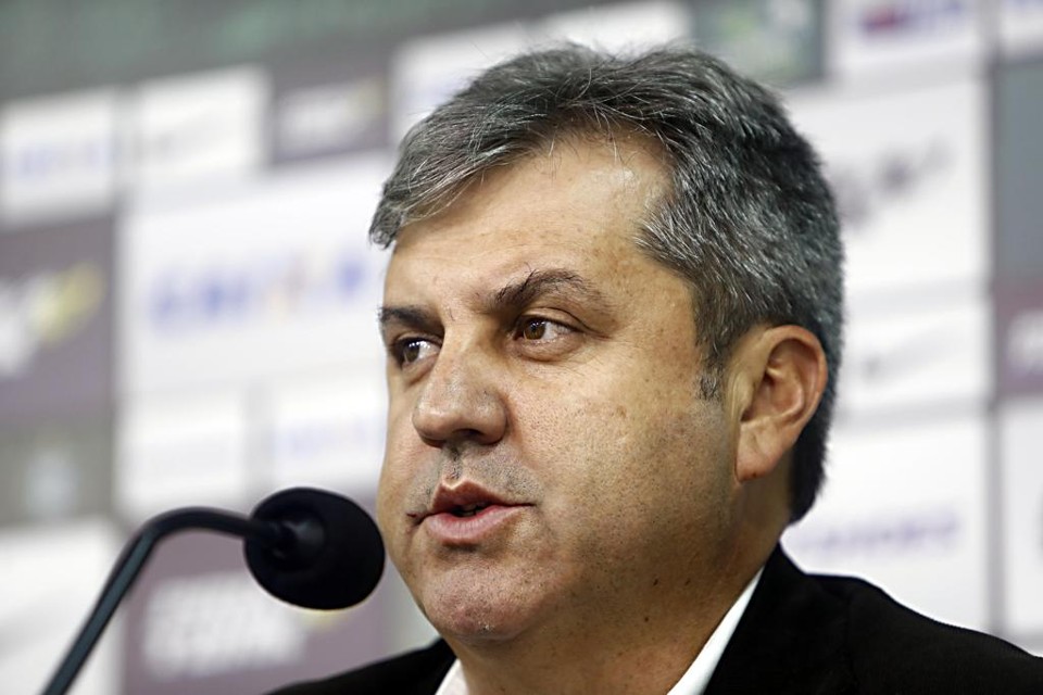 Técnico Gilson Kleina, do Coritiba, admitiu que o time sofreu com a bola aérea do Inter principalmente no primeiro tempo | Albari Rosa/Gazeta do Povo