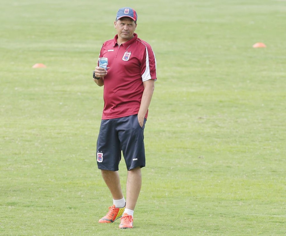 “Se a gente pudesse ter o aporte financeiro do Palmeiras  seria mais fácil. Mas a nossa realidade é essa”, conta o técnico do  Paraná, Claudinei Oliveira | Giuliano Gomes/Gazeta do Povo