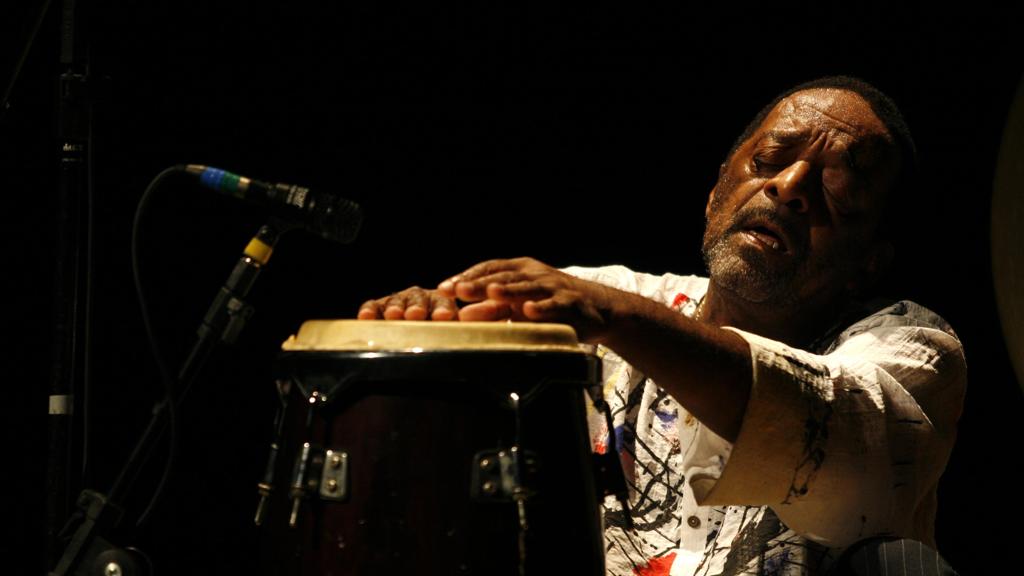 O percussionista Naná Vasconcelos encerra o evento com Yamandu Costa, no dia 27. | Antônio More Júnior/Arquivo Gazeta do Povo