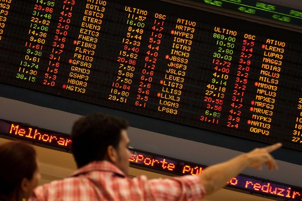 Retração: Bolsa acumula três anos seguidos de queda | Yasuypshi Chiba/
FAP