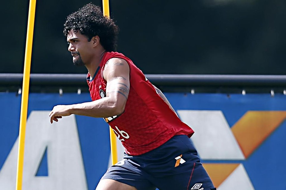 Otávio admite que grupo atleticano está mais forte, mas mesmo assim prega cautela. | Albari Rosa/Gazeta do Povo