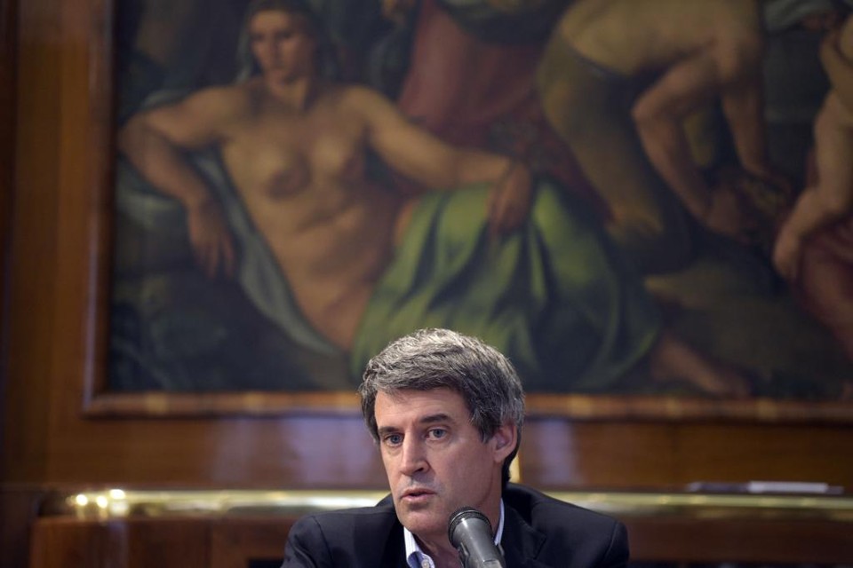 Ministro da Fazenda argentino anunciou déficit fiscal de 6%. | EITAN ABRAMOVICH/AFP