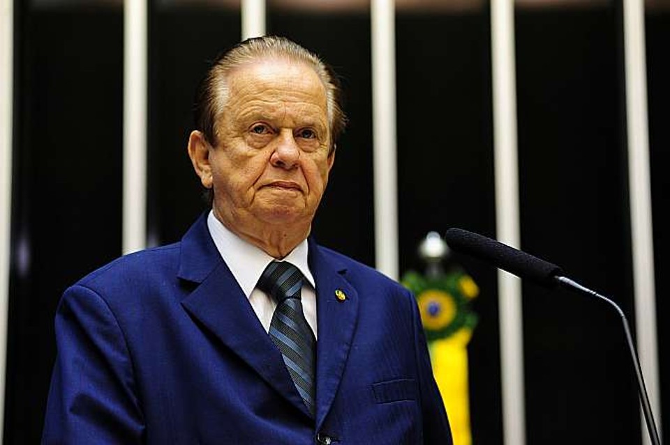 Após ser sondado pelo Palácio do Planalto, Lopes havia demonstrado interesse em assumir a pasta, mas sinalizou a aliados que só iria aceitar o convite com a bênção de Temer, que é presidente nacional do PMDB. | /Gustavo Lima