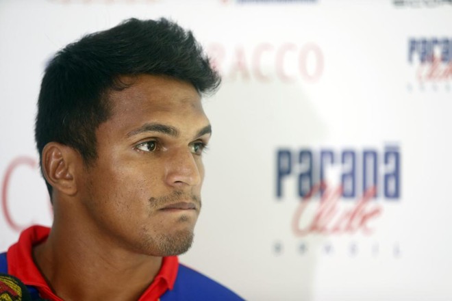 Atacante Robson foi apresentado como reforço do Tricolor | Albari Rosa/Gazeta do Povo