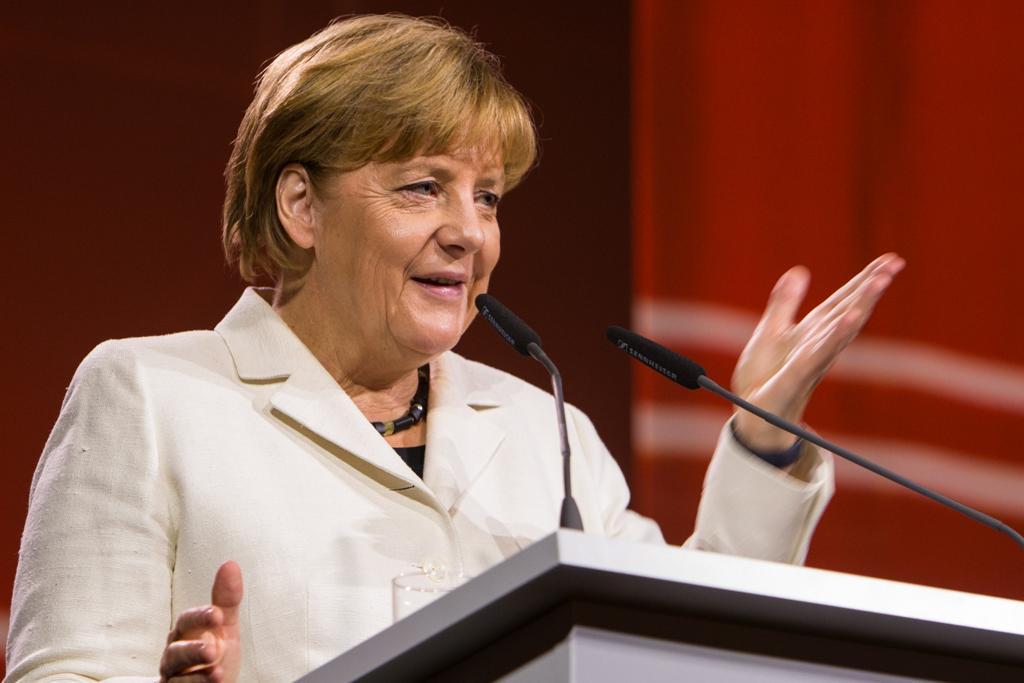 A chanceler alemã Angela Merkel | IAA Cars 2015 em Frankfurt/Fotos Públicas.