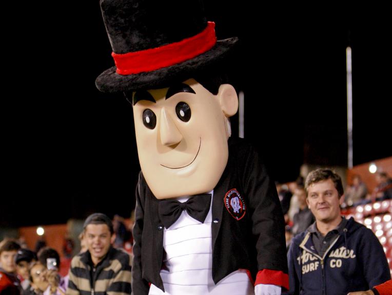 Para Petraglia, o Cartola é uma imitação do mascote do Fluminense. | ANTONIO COSTA/Gazeta do Povo