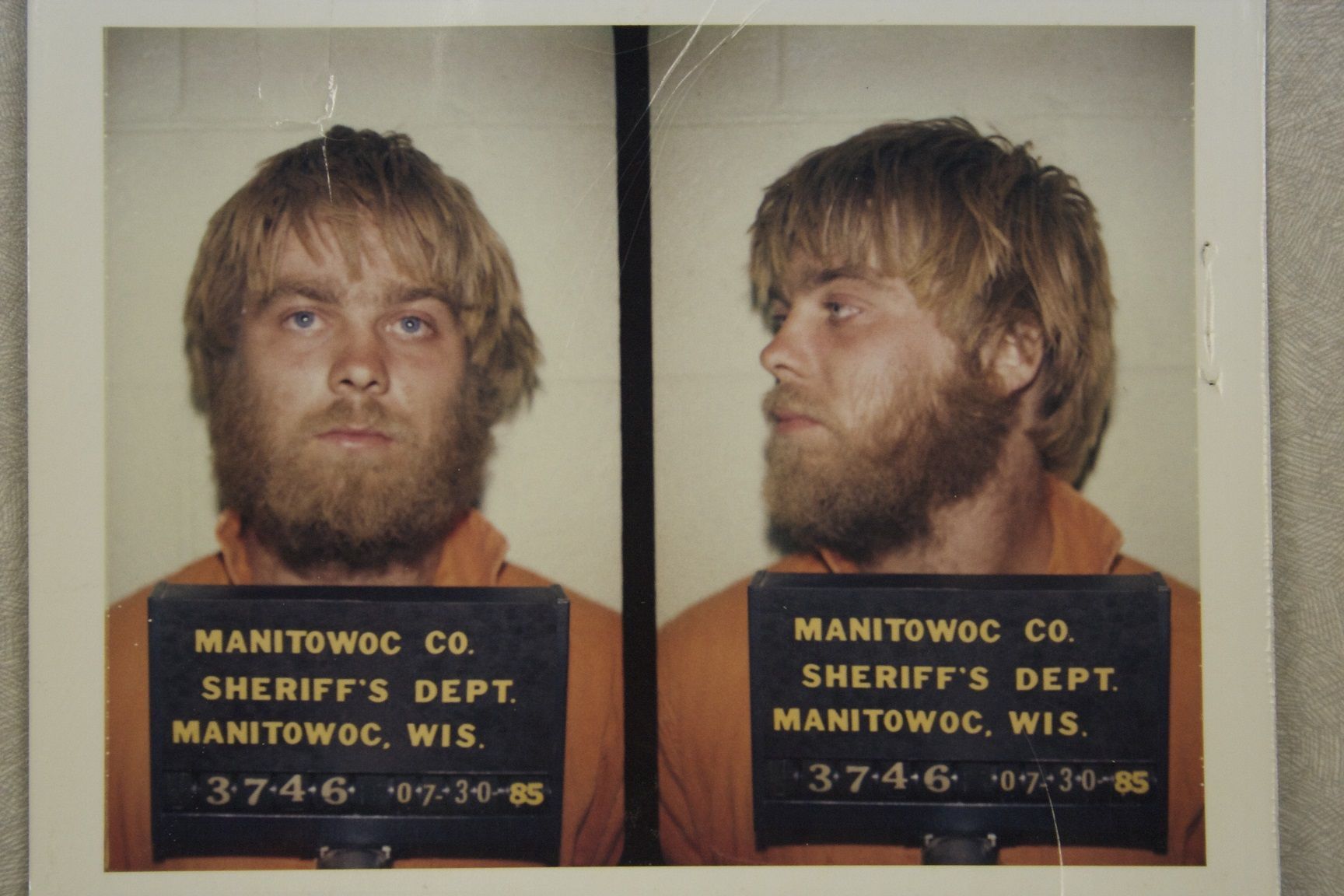 Retratos de Steven Avery, feitos na delegacia de Manitowoc. | Divulgação