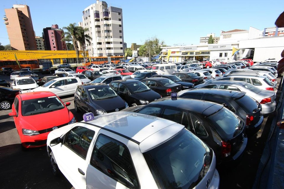 O Volkswagen Gol é um dos modelos que tiveram as maiores reduções nos emplacamentos em 2015 no estado. | Ivonaldo Alexandre/Gazeta do Povo
