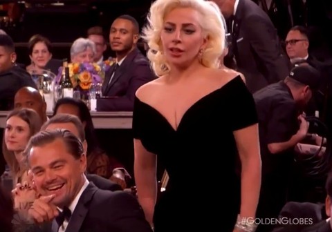 Risos de Leonardo DiCaprio durante a premiação de Lady Gaga viralizam na web | Reprodução/Youtube