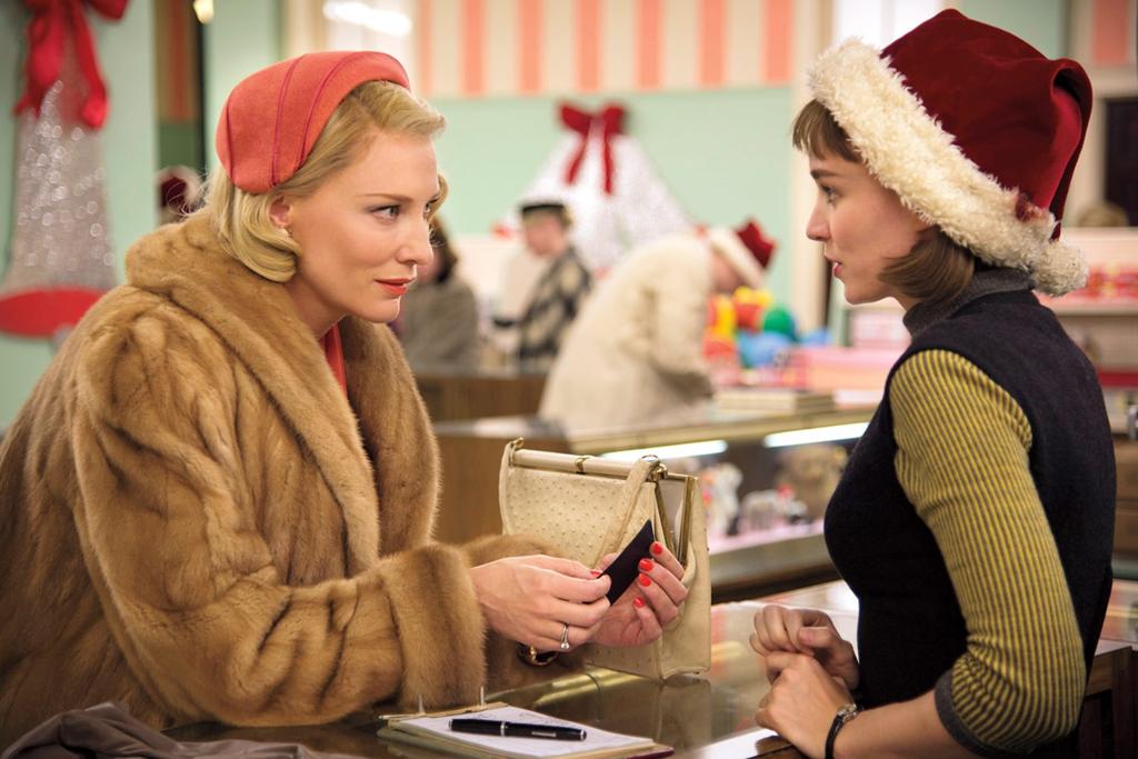 Carol (Cate Blanchett) e Therese (Rooney Mara) vivem um casal improvável em filme de Todd Haynes. | Divulgação