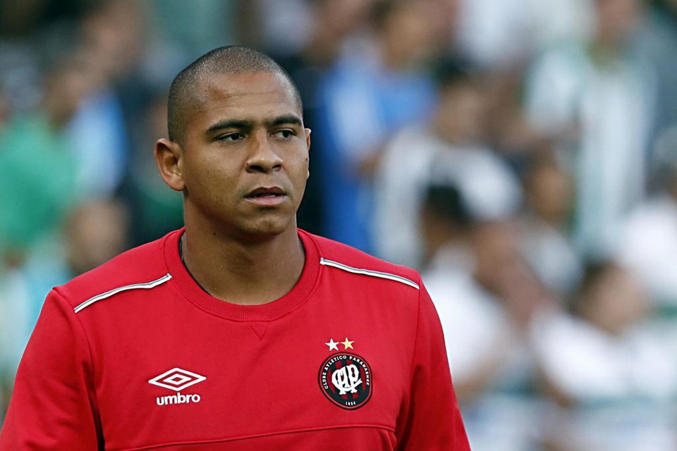 Walter quase foi para o Sport, mas decidiu que quer permanecer no Atlético. | Albari Rosa/Gazeta do Povo