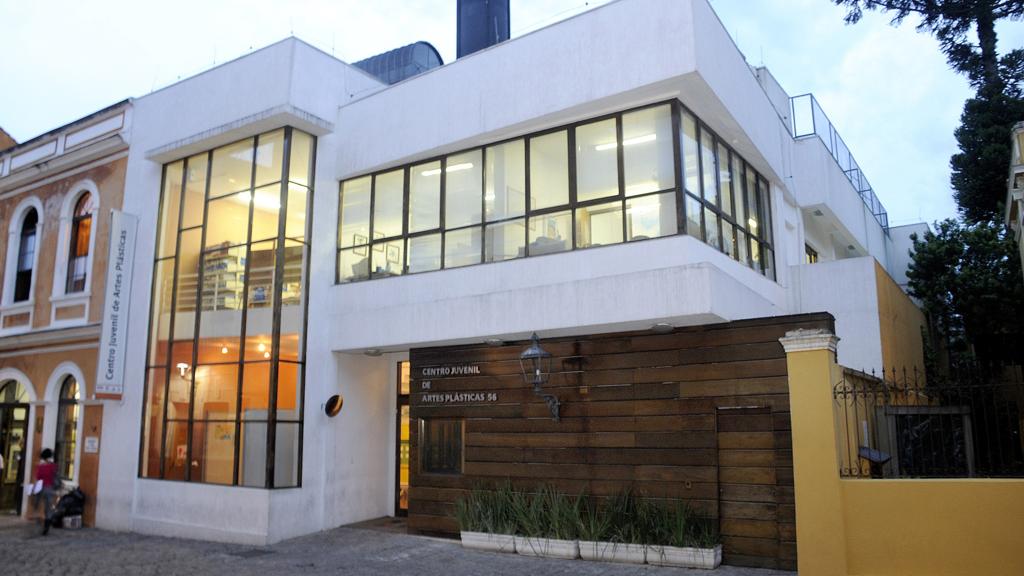 Centro Juvenil de Artes Plásticas fica na Rua Mateus Leme. | Kraw Penas/Divulgação