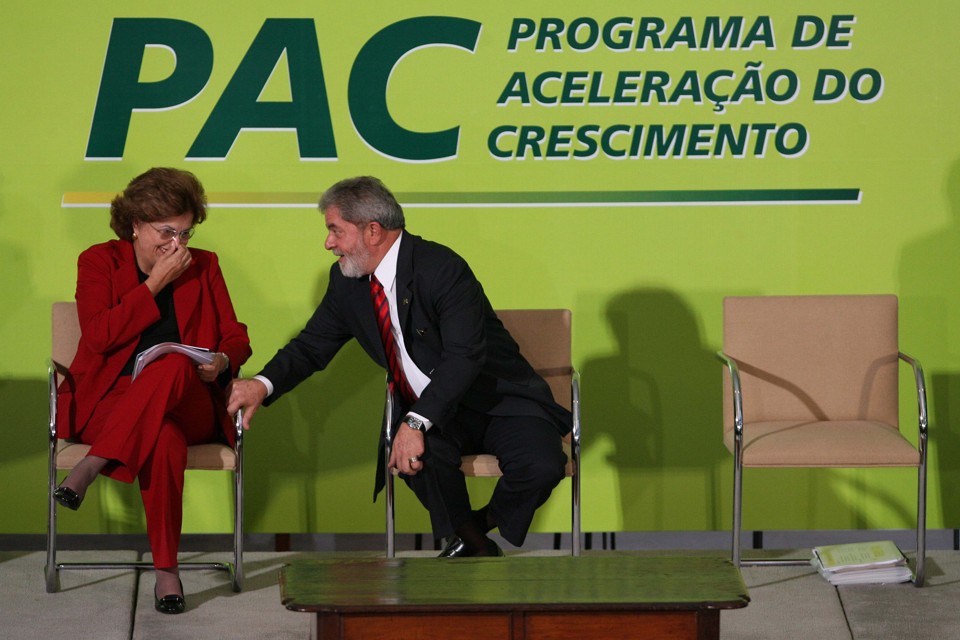 Foto de 2008 mostra Dilma e Lula durante solenidade de assinatura de ordens de serviço para obras do Programa de Aceleração do Crescimento (PAC) | Gustavo Miranda