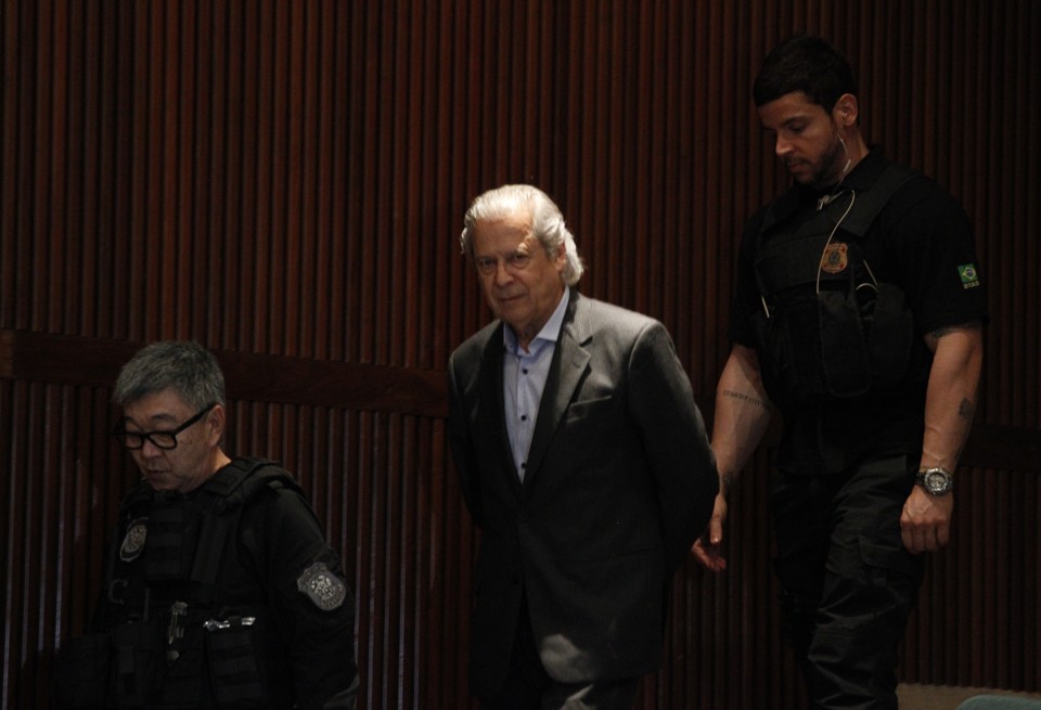 Mesmo investigado e preso, o ex-ministro José Dirceu segue mostrando desenvoltura no cenário político do país. | Aniele Nascimento/Gazeta do Povo