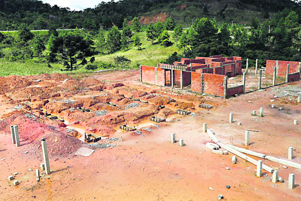 Escola em Campina Grande do Sul que teve obra interrompida. | Albari Rosa/Gazeta do Povo