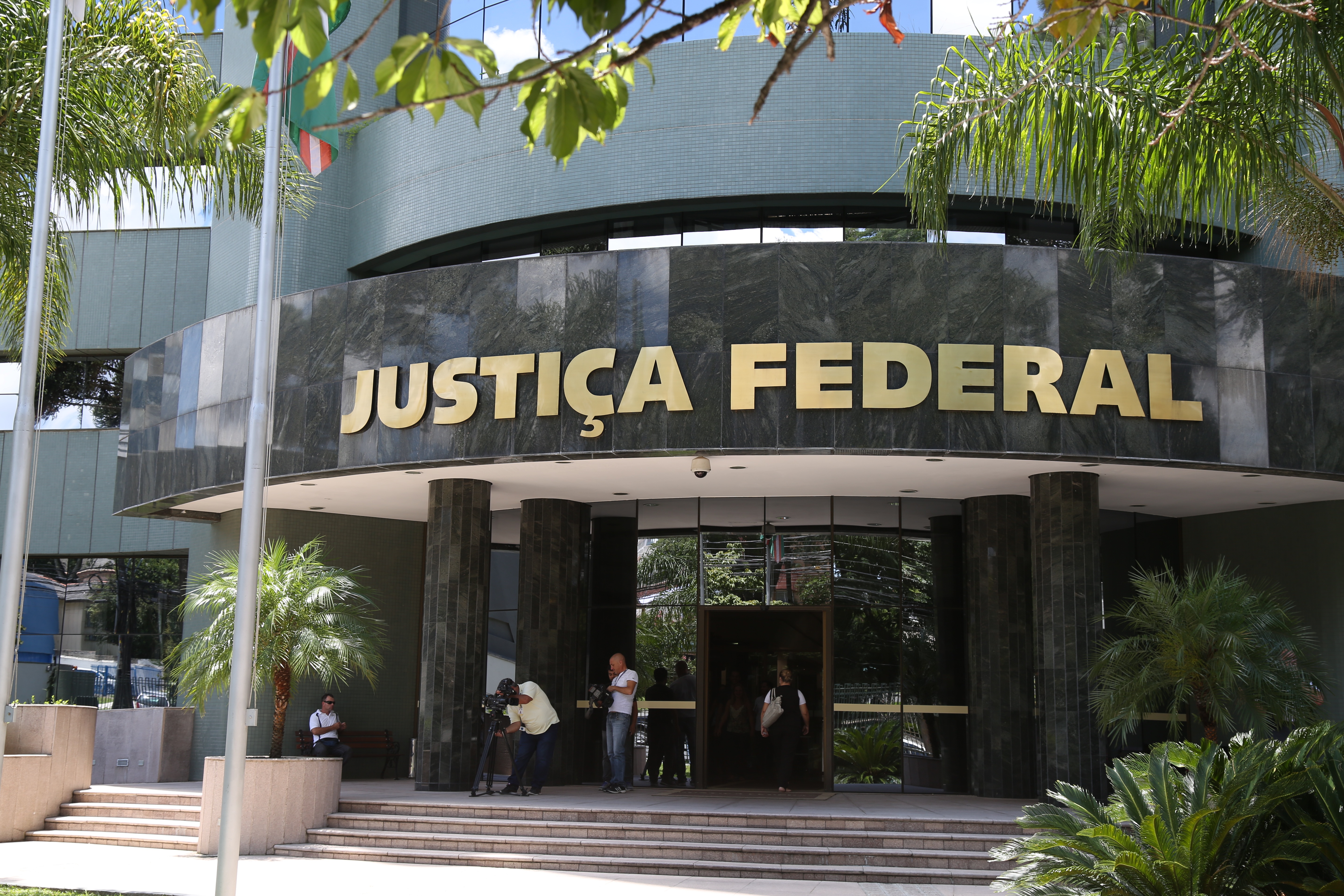 Prédio da Justiça Federal em Curitiba: juízes estão revoltados com corte no orçamento do poder. | Ivonaldo Alexandre/Gazeta do Povo