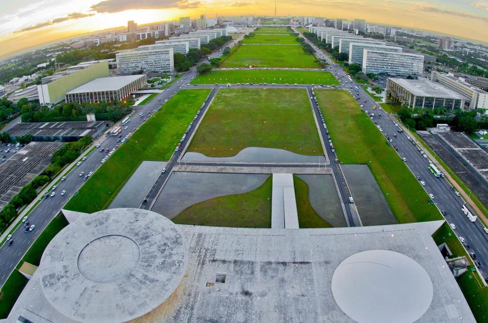 Vista aérea do Congresso com Esplanada dos Ministérios ao fundo: Sul é mais  intolerante com a corrupção. | Ana Volpe/Senado