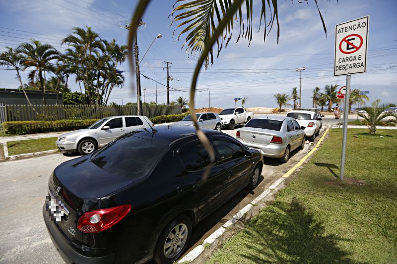 Estacionamento irregular no Litoral | Felipe Rosa/Gazeta do Povo