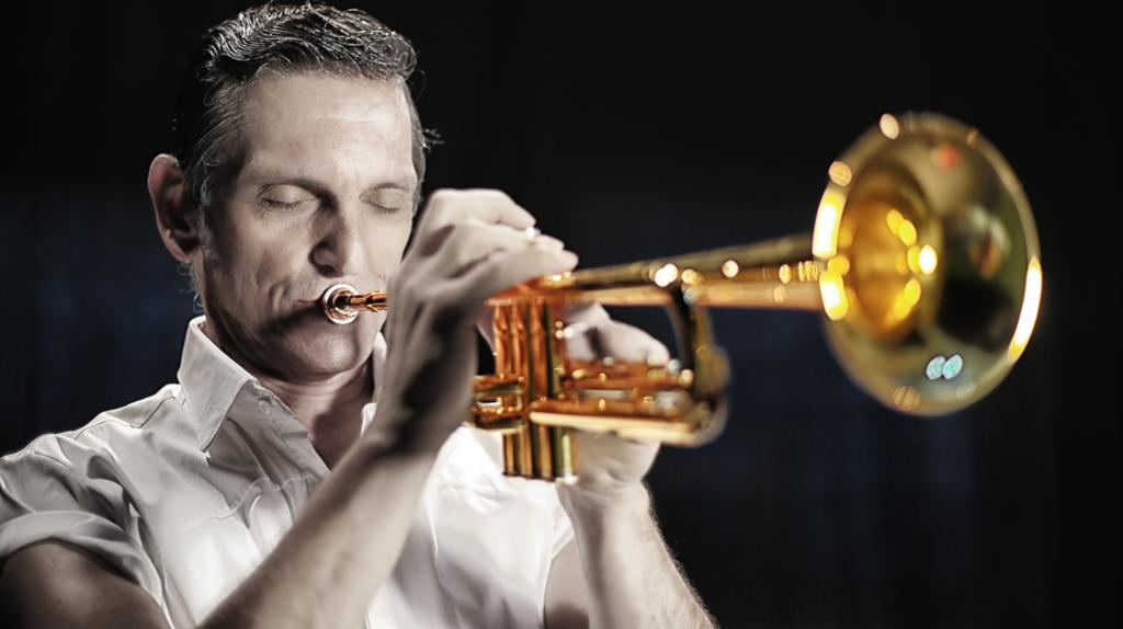 “Entendo perfeitamente o que se passa com Baker nesse momento em que a autoconfiança não passa de uma armadilha”, diz ator. | Victor Iemini/Divulgação