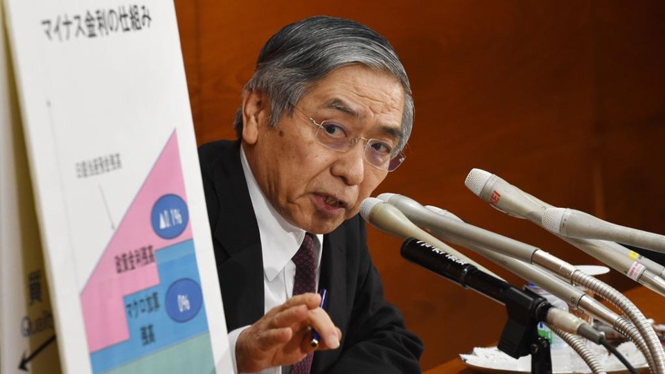 Presidente do Banco do Japão, Haruhiko Kuroda , explica medidas. | TOSHIFUMI KITAMURA/AFP