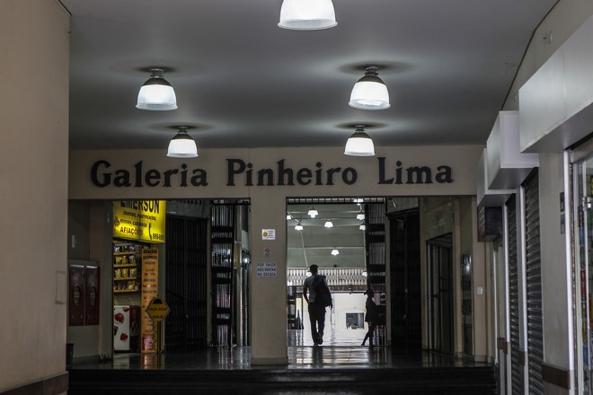 Galeria Pinheiro Lima foi construída nos anos 90, no lugar onde existia um cinema. | Jonathan campos/Gazeta do Povo