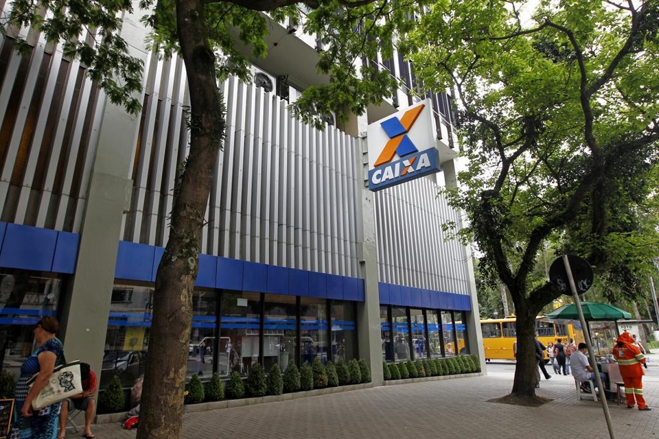 Fachada da Caixa em Curitiba: fundo renta recuperar recursos. | Antônio More/Gazeta do Povo