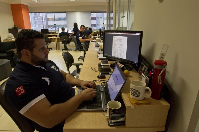 Apesar da oferta de mercado, ainda faltam profissionais qualificados para preencher as vagas disponíveis na área de TI. | Jonathan Campos/Gazeta do Povo