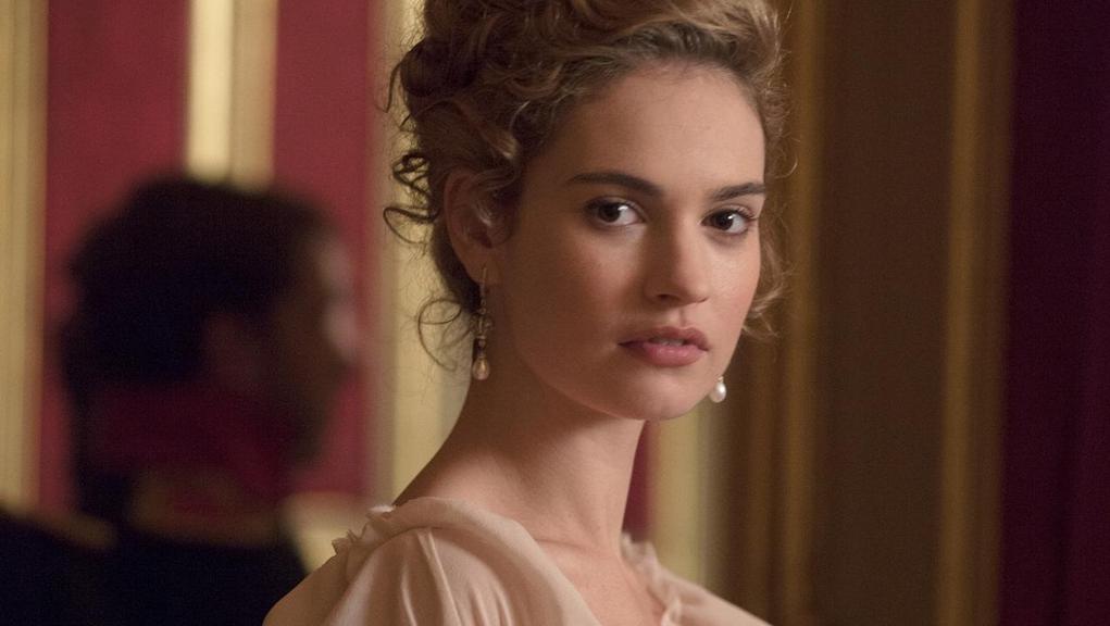 Clássico de Tolstói ganhou adaptação para a televisão com Lily James no papel de Natasha Rostova . | /Divulgação