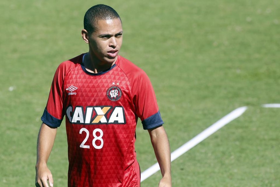 Desempenho de Marcos Guilherme caiu no fim de 2015. | Henry Milleo/Gazeta