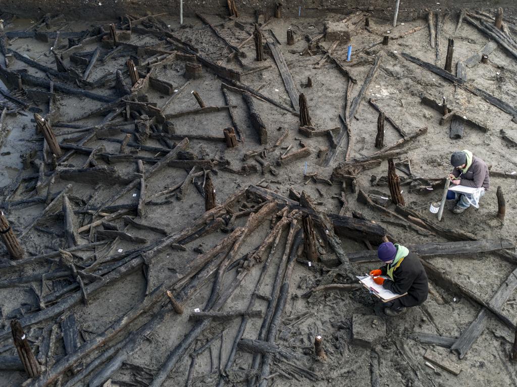 Arqueólogos trabalham na Fazenda Must, um sítio arqueológico da Idade do Bronze | ANDREW TESTA/NYT