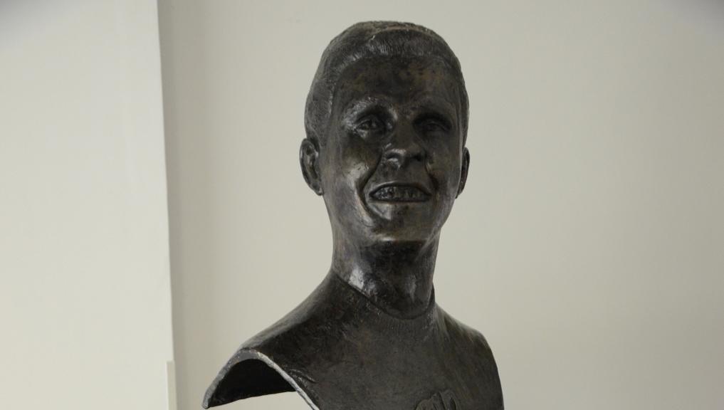 Busto em homenagem a Caju: Atlético lembrou de grande ídolo ao inaugurar CT. | Gustavo Oliveira/Atlético