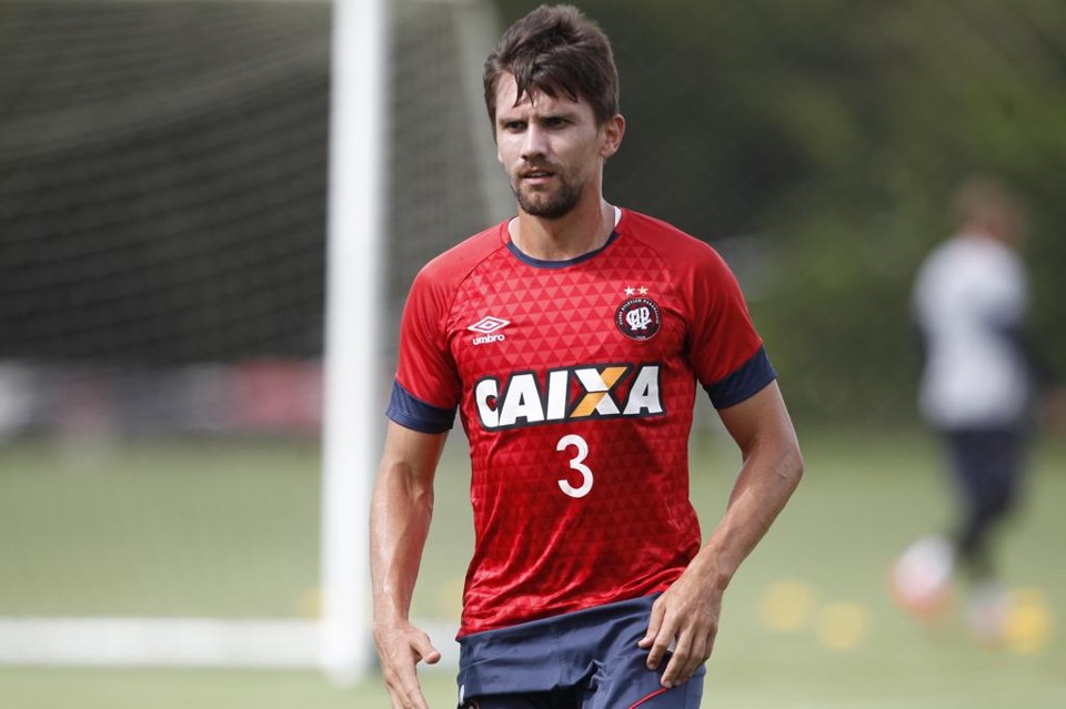 Revelado pelo Furacão em 2005, Paulo André retornou ao clube após quase 10 anos. | Daniel Castellano/Gazeta do Povo