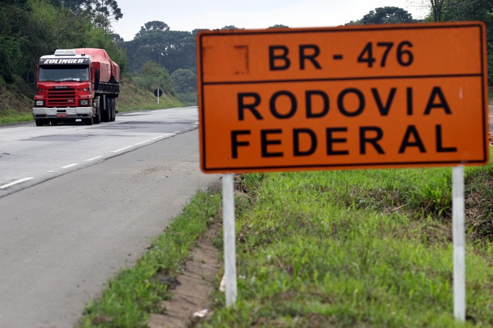 A BR-476, entre São Mateus do Sul e União da Vitória, integra o lote da Rodovia do Frango que será ser concedido. | Henry Milleo/Gazeta do Povo