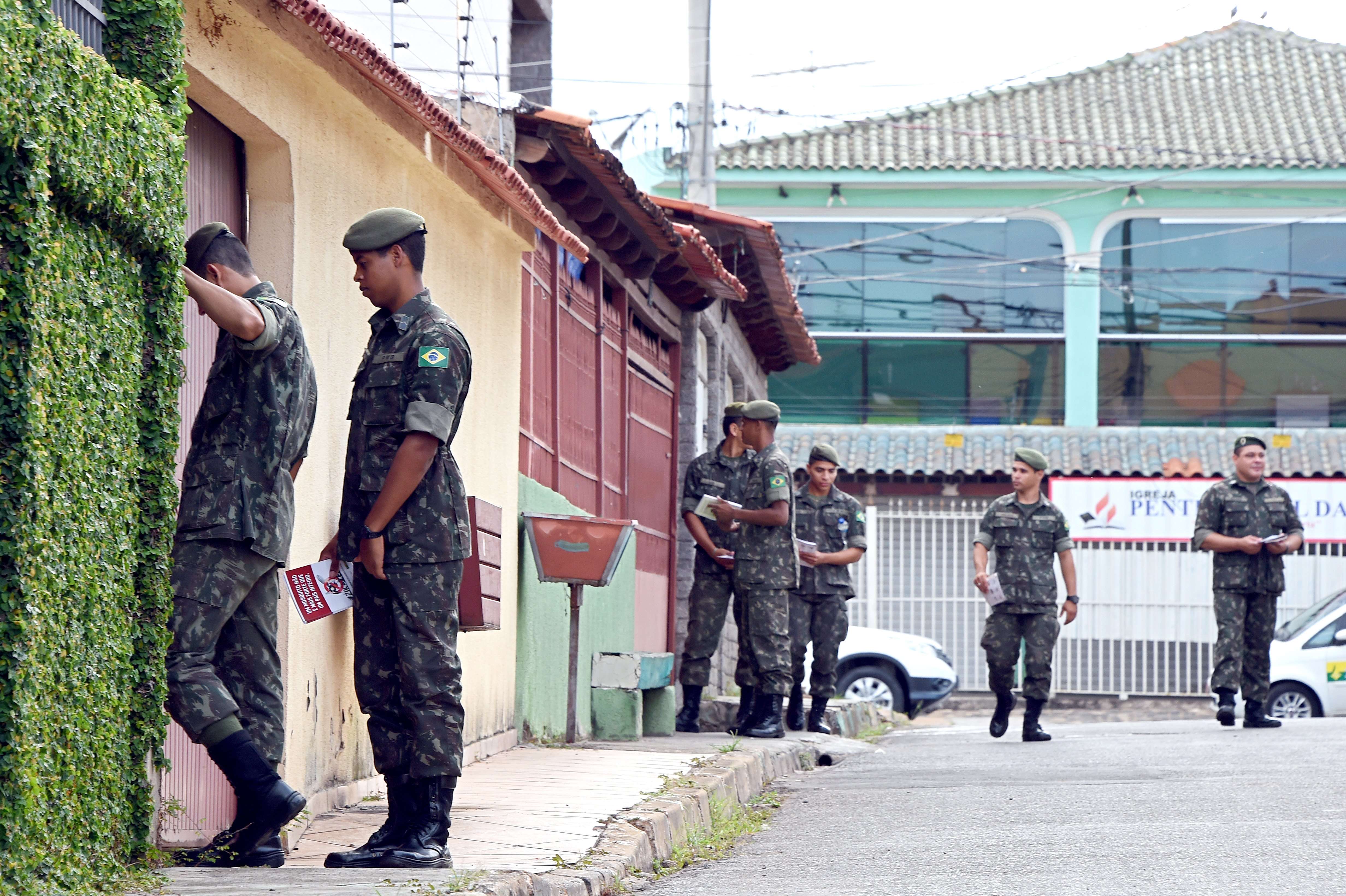 Exército se mobilizou para combater o mosquito causador da dengue, zika vírus e da febre chikungunya | Evaristo Sa/AFP