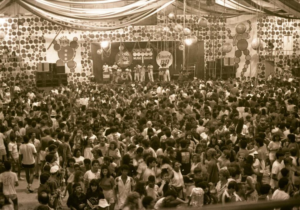 Baile no salão do Clube Pinheiros | João Bruschz/Gazeta do Povo/Arquivo