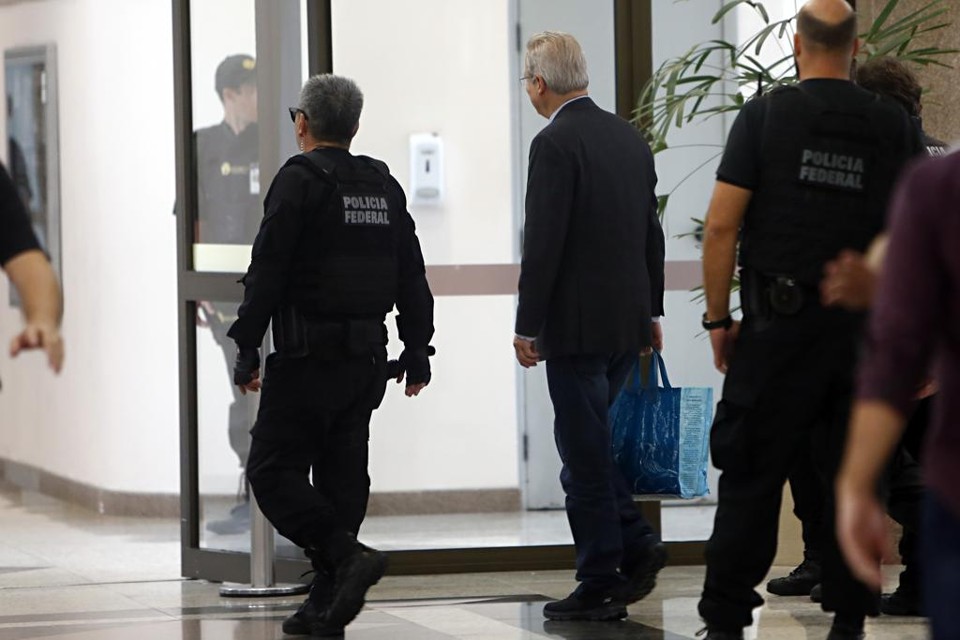 Defesa de Dirceu nega. | Albari Rosa/Gazeta do Povo