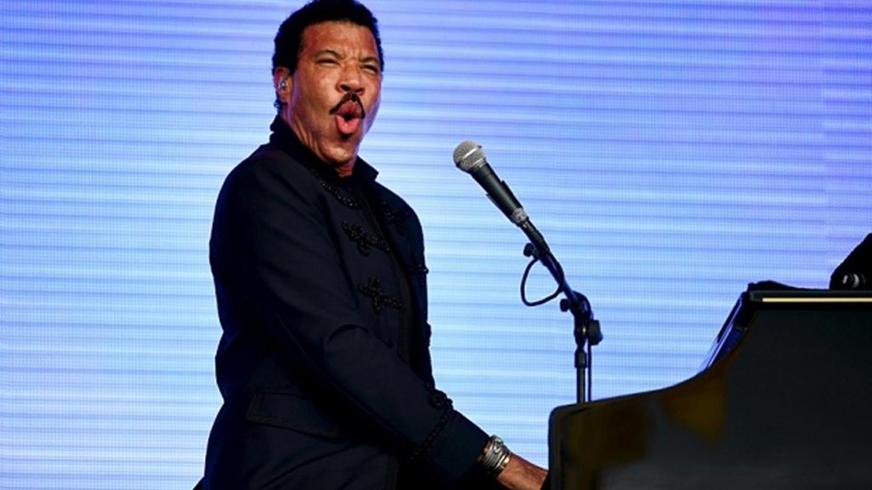 “Quando subo no palco, estou me divertindo de verdade”, diz Richie. | Dylan Martinez/Divugação