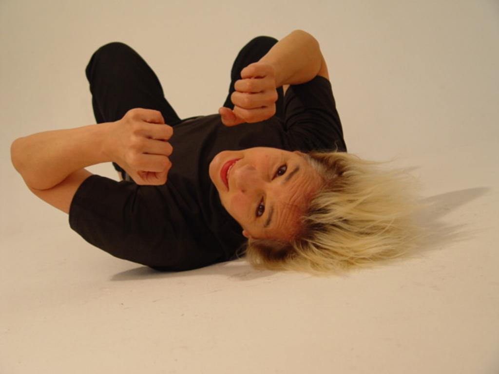 Dramaturga e atriz paranaense Denise Stoklos tem dois espetáculos na mostra oficial do Festival de Curitiba de 2016 | Divulgação