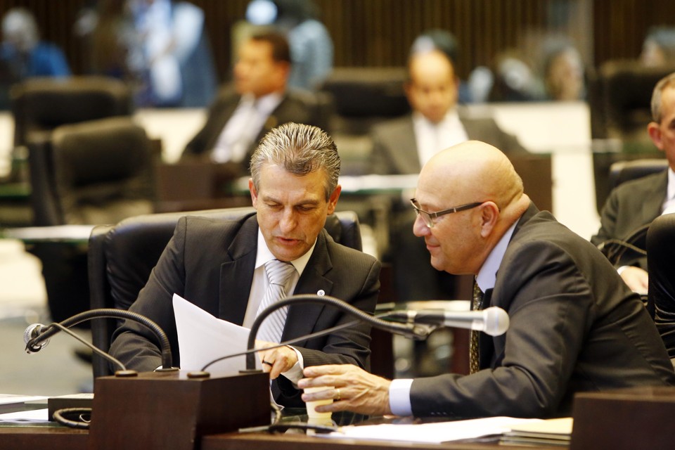 Foto de arquivo dos deputados Tadeu Veneri (PT) e Luiz Cláudio Romanelli (PMDB) | Albari Rosa/Gazeta do Povo