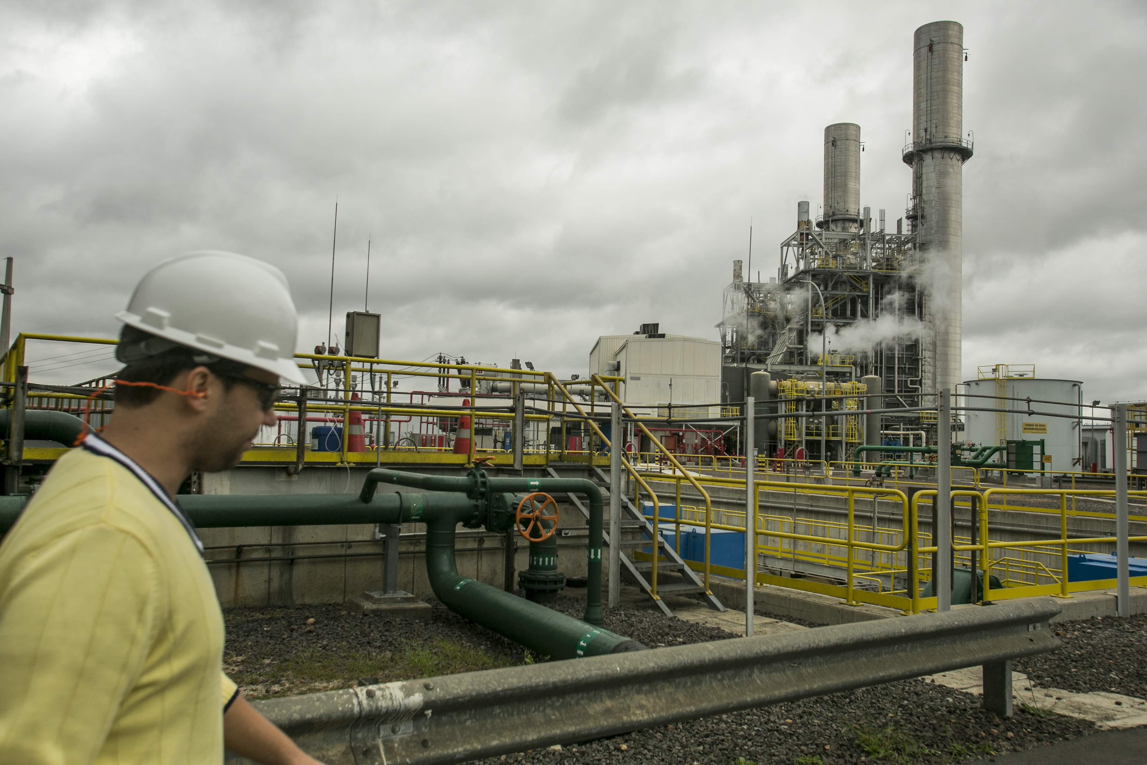 Térmica de Araucária, na Grande Curitiba, será uma das sete usinas que serão desligadas no mês que vem. | Marcelo Andrade/Gazeta do Povo